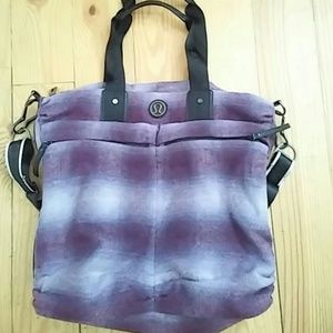 Lululemon Fast in Flight bag